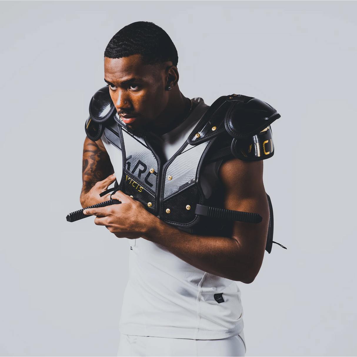 Vicis Arc_V1 Elite Adult Skill Shoulder Pads-7