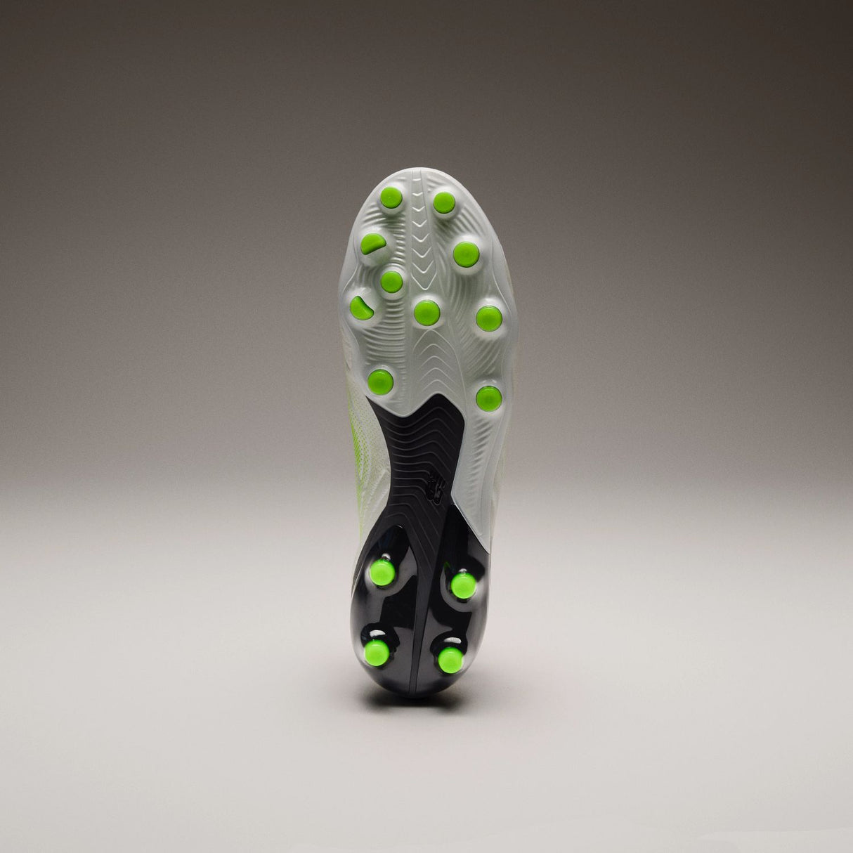 New Balance Adult Tekela WOMEN'S Elite Low Laced Mid Ground V5 Soccer Cleats-10