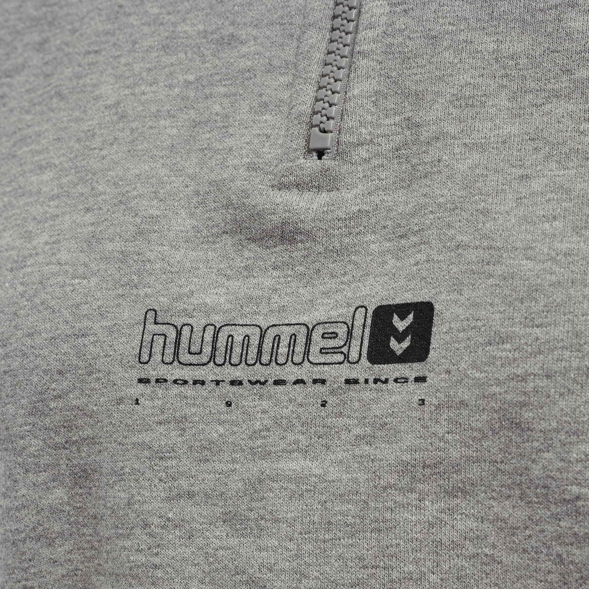 hummel Women's Legacy Nikka Cropped Half Zip-3