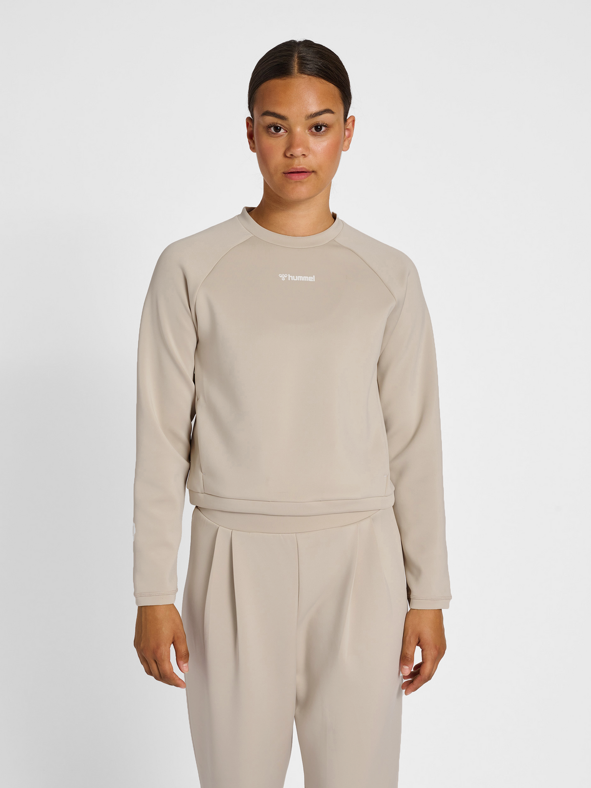 hummel Women's Mindful Training Kalu Shorts Sweatshirt-6