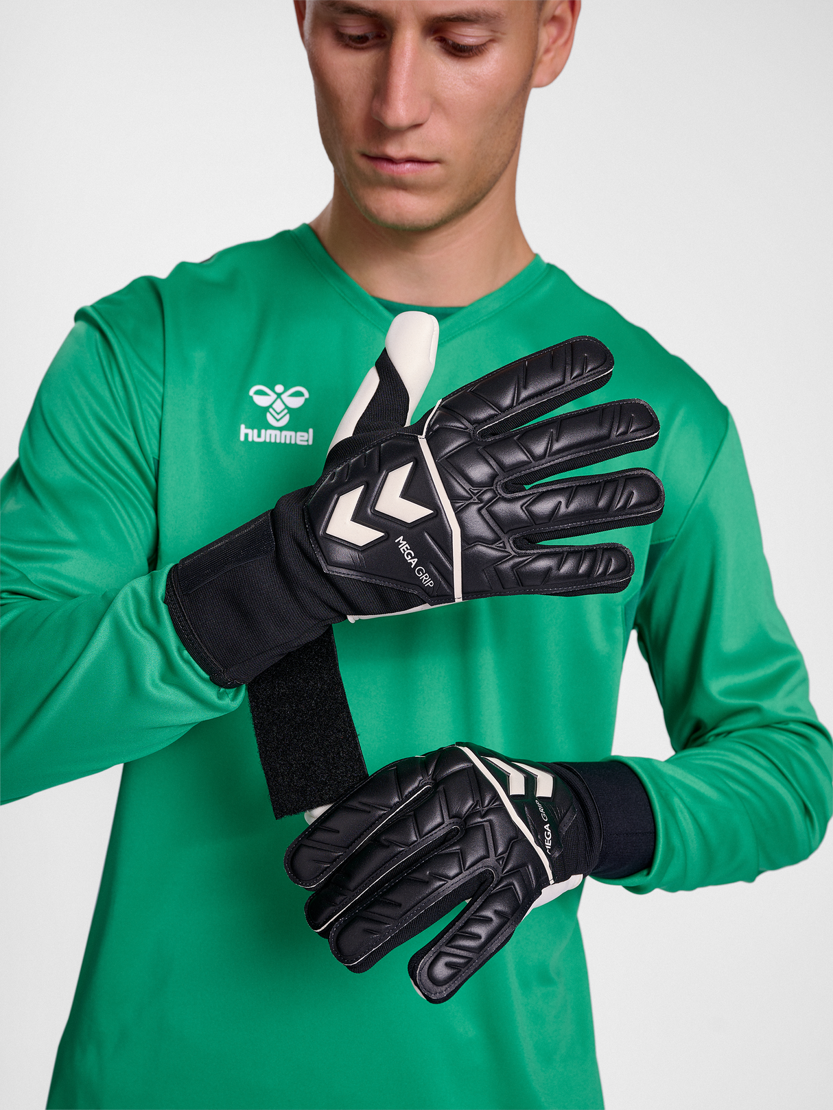 hummel Goalkeeper Gloves Mega Grip-5