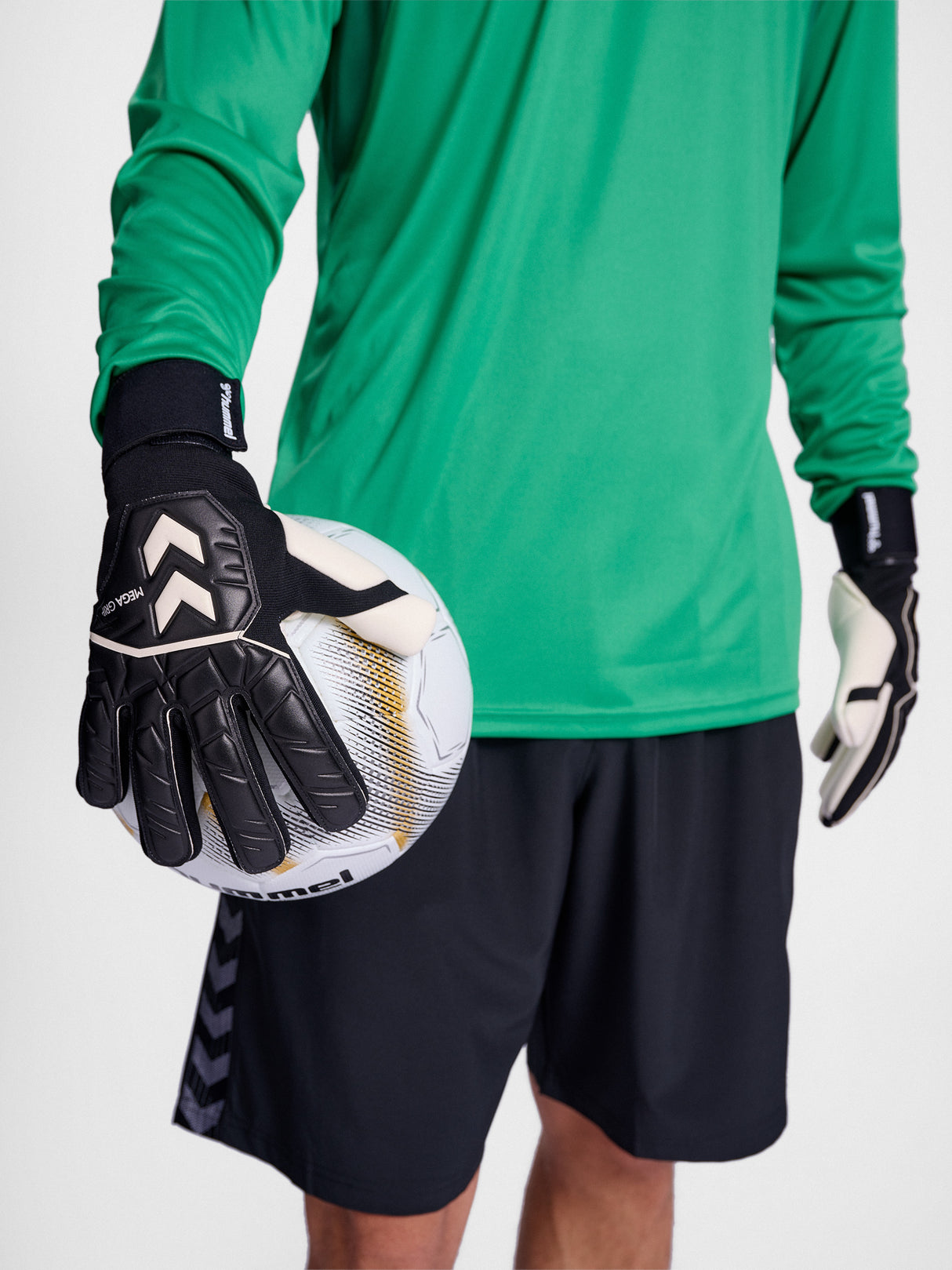 hummel Goalkeeper Gloves Mega Grip-7