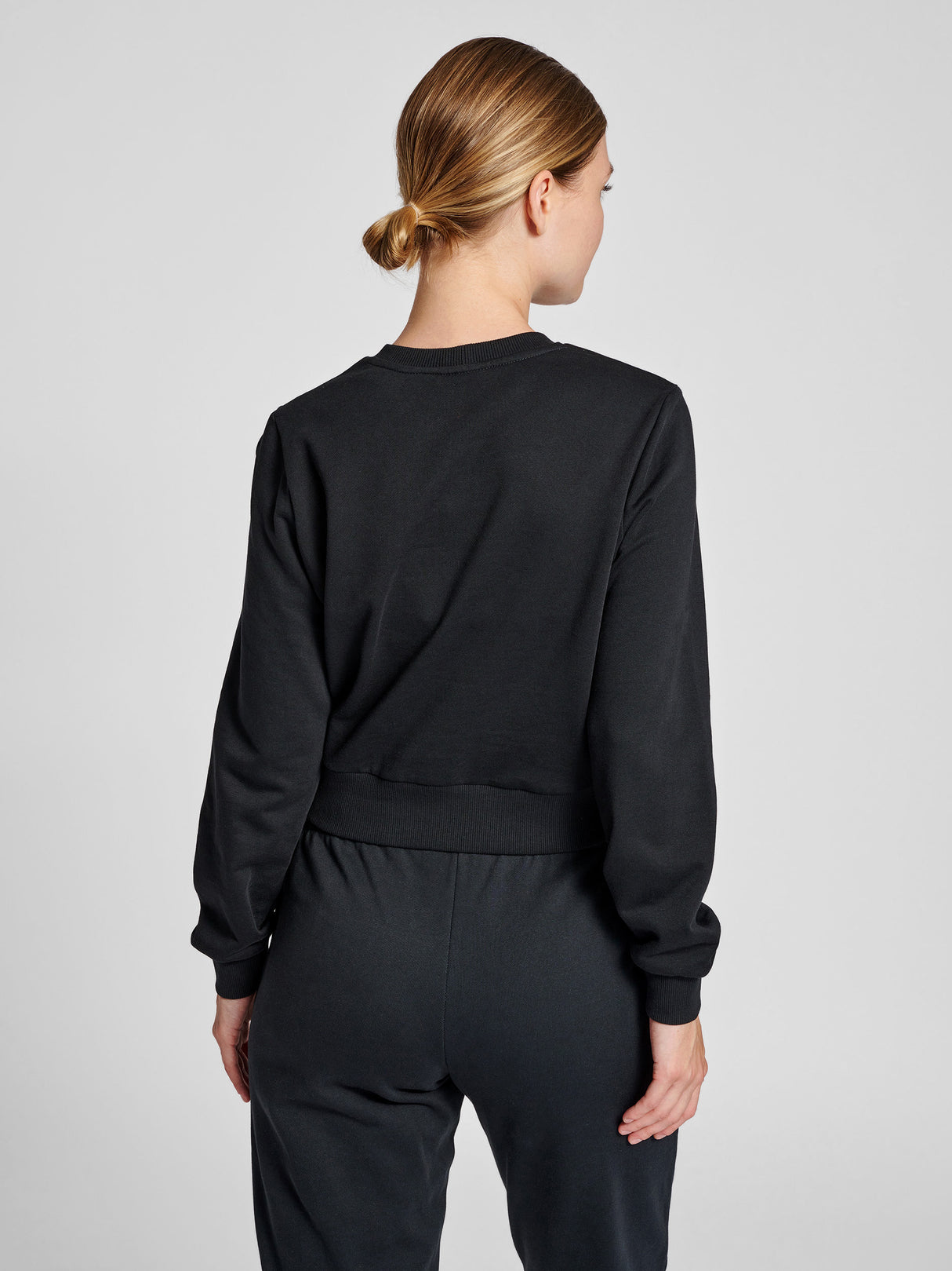 hummel Women's Legacy Shai Shorts Sweatshirt-6