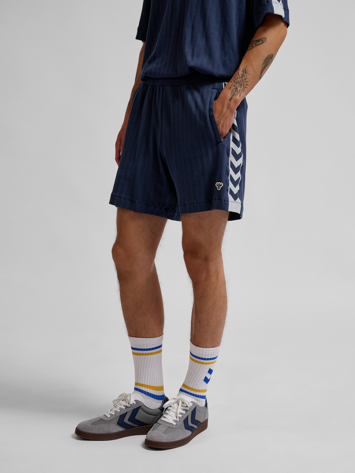 hummel Unisex Archive Regular Shorts-5