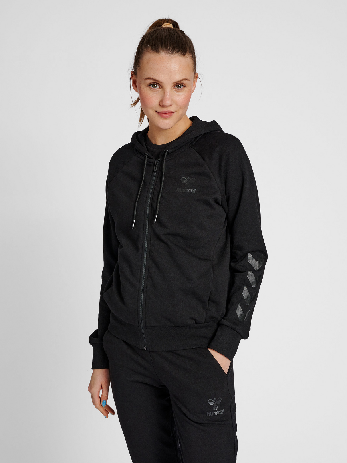 hummel Women's Noni 2.0 Zip Hoodie-3