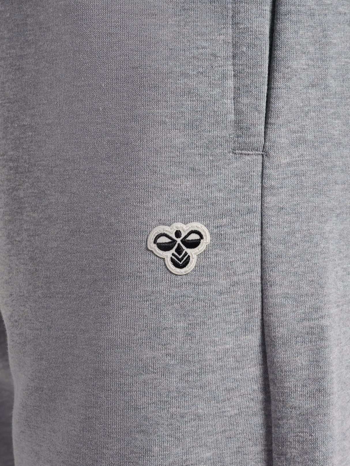 hummel Unisex Loose Sweatpant Bee-3