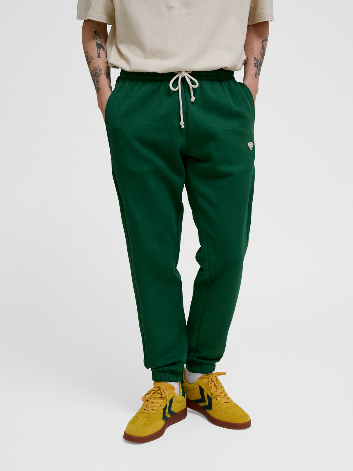 hummel Unisex Loose Sweatpant Bee-5